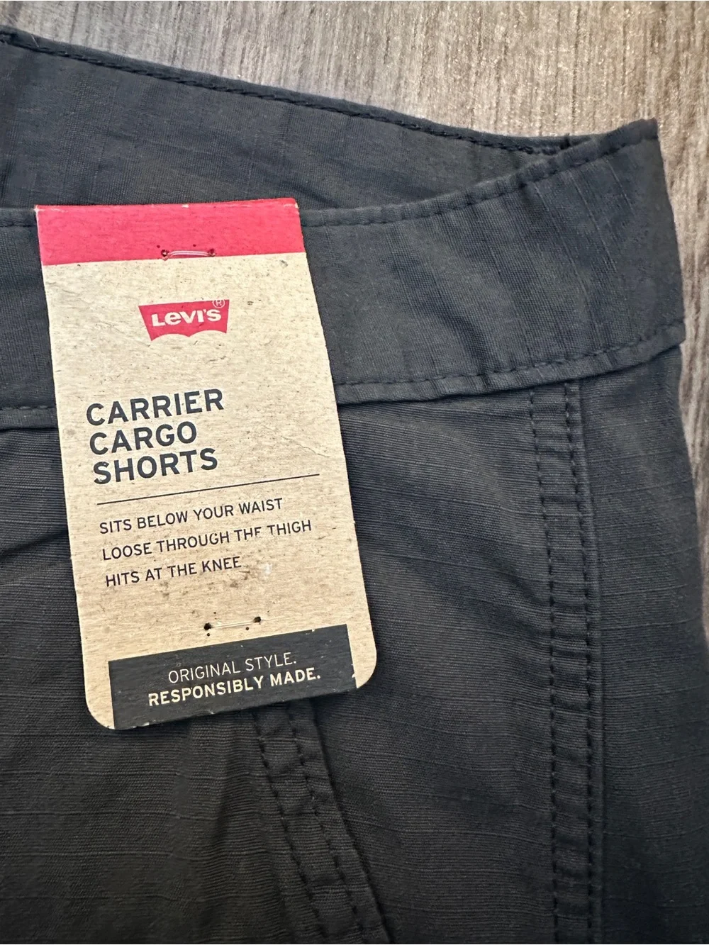Levis Carrier Cargo 100% Cotton Shorts Men’s Size 44 Dark Gray